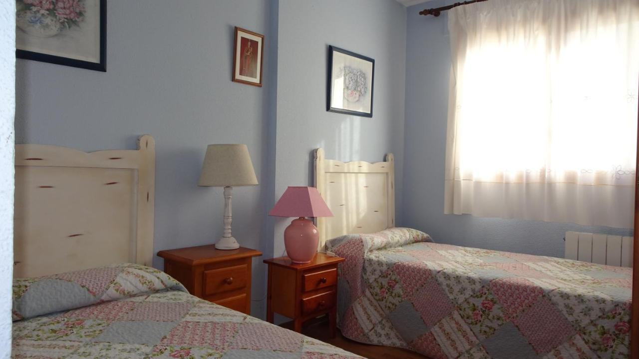 Apartament Piso Grande En El Centro De Jaca Con Wifi Y Garaje Zewnętrze zdjęcie